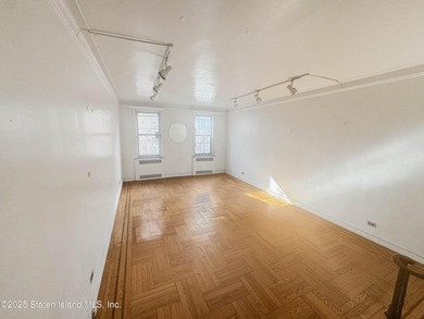 Well maintained two bedroom co-operative building with part-time - photo 12