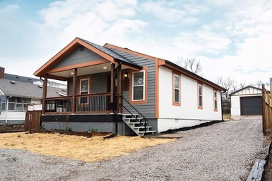 Lakewood Lakes Home For Sale in Independence Missouri