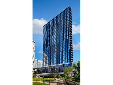 Stunning city and river views! Experience sophisticated urban