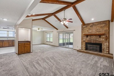 Welcome to 210 Treetop Ln in the highly sought-after Hideaway - photo 3