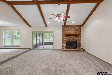 Welcome to 210 Treetop Ln in the highly sought-after Hideaway - photo 4
