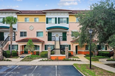 Beautiful water front townhome. Freshly painted , new up graded - photo 4