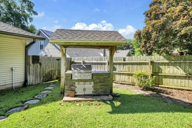 Rarely available in Niceville, this single-level pool and spa - photo 5