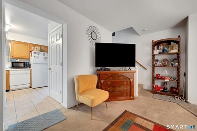 20 Hanover St. #A features a well-maintained traditional - photo 11