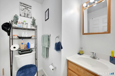 20 Hanover St. #A features a well-maintained traditional - photo 12