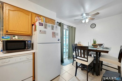 20 Hanover St. #A features a well-maintained traditional - photo 14