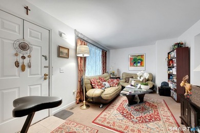 20 Hanover St. #A features a well-maintained traditional - photo 19