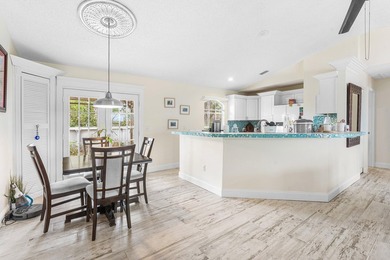 This beautifully remodeled house is ready for you to call it - photo 9