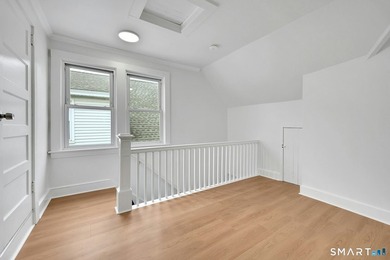 20 Hanover St. #A features a well-maintained traditional - photo 30