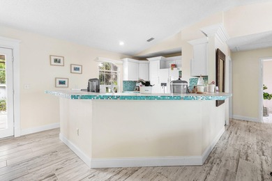 This beautifully remodeled house is ready for you to call it - photo 10