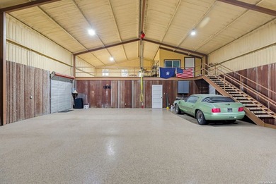 Spanning 3.14 fully fenced acres of premier live-water frontage - photo 42
