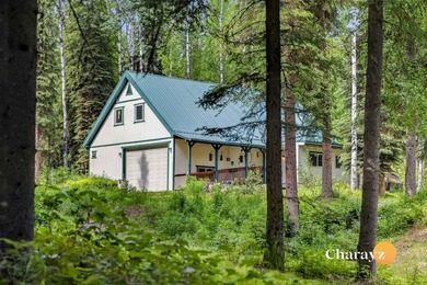 Tucked away from the outside world on 2.55 acres, this 4 bedroom - photo 50