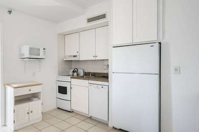 Enjoy pastural and oceanviews from this 2nd floor corner 1 - photo 4