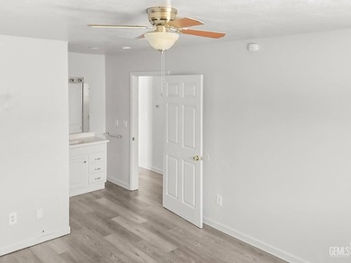 Nice! Beautiful! 3BD/2BA home in the heart of Lake Isabella! - photo 8