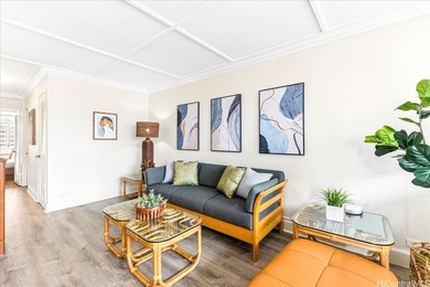 ICONIC ISLAND RETREAT FOR Mid-TERM or FULL TIME OCCUPANTS! THIS - photo 3