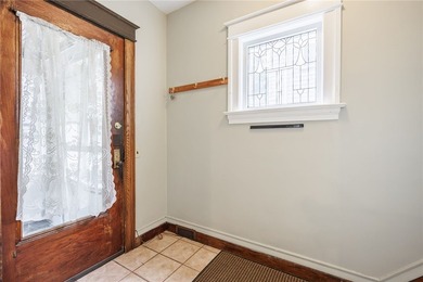Very well maintained traditional colonial on beautifully treed - photo 18