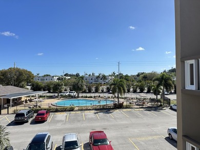 Welcome to this inviting condo in the desirable 55+ gated - photo 18