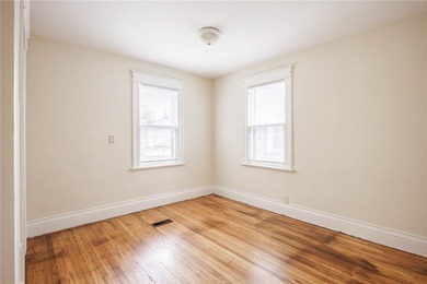 Very well maintained traditional colonial on beautifully treed - photo 25