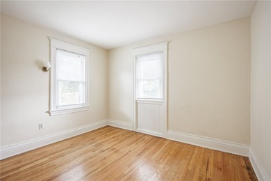 Very well maintained traditional colonial on beautifully treed - photo 26