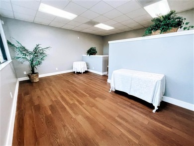 PROFESSIONAL OFFICE CONDO Great opportunity to own this unique & - photo 2