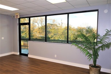 PROFESSIONAL OFFICE CONDO Great opportunity to own this unique & - photo 3