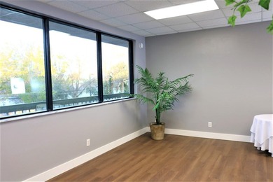 PROFESSIONAL OFFICE CONDO Great opportunity to own this unique & - photo 9