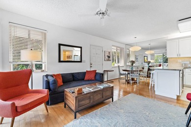 Tropical in feel, this elegant apartment is part of Jupiter Bay - photo 7