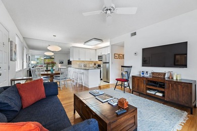 Tropical in feel, this elegant apartment is part of Jupiter Bay - photo 8