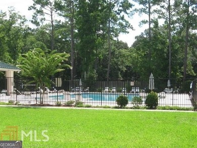 Highly Motivated Seller. Make us an offer! THIS SIZABLE HOME - photo 4