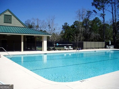 Highly Motivated Seller. Make us an offer! THIS SIZABLE HOME - photo 7