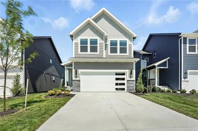 (private lake, pond, creek) Home Sale Pending in Blue Springs Missouri