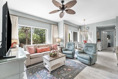 Rarely available in Luau I, this beautifully updated corner-unit - photo 2
