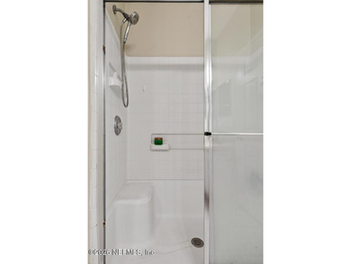 Beautifully updated ground-floor corner unit in the highly - photo 45