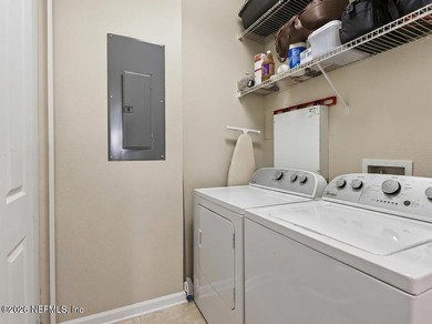 Beautifully updated ground-floor corner unit in the highly - photo 46