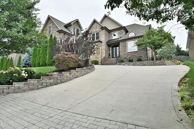 Fort Loudoun Lake Home For Sale in Knoxville Tennessee