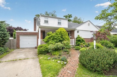 Welcome to 567 Pearl Street! This expansive and well maintained - photo 1