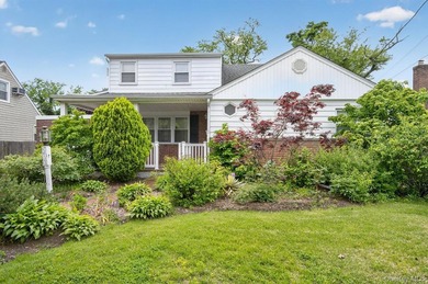 Welcome to 567 Pearl Street! This expansive and well maintained - photo 2