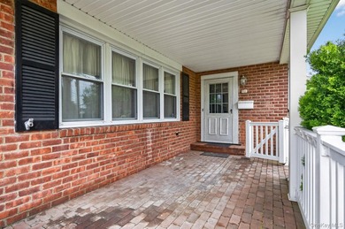 Welcome to 567 Pearl Street! This expansive and well maintained - photo 3