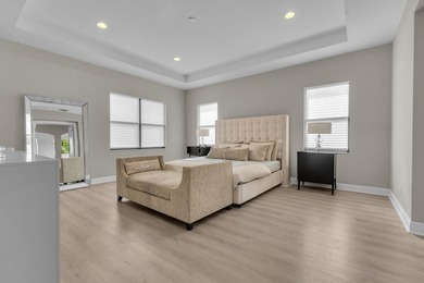 Amazing opportunity to enjoy this bespoke home with over 4,200 - photo 14