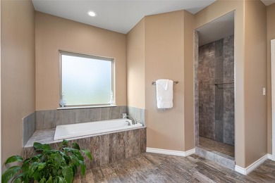Live the lake lifestyle you've always dreamed of with this - photo 15
