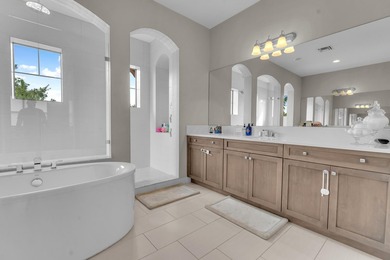 Amazing opportunity to enjoy this bespoke home with over 4,200 - photo 17