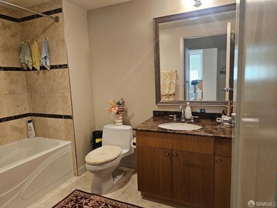 Enjoy city living at the Metropolitan on Rincon Hill. 2-bedroom - photo 19