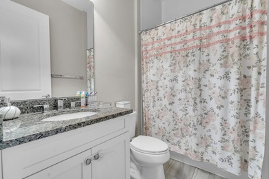 Amazing opportunity to enjoy this bespoke home with over 4,200 - photo 22