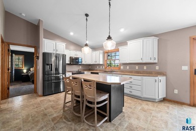 Additional listing photo 2