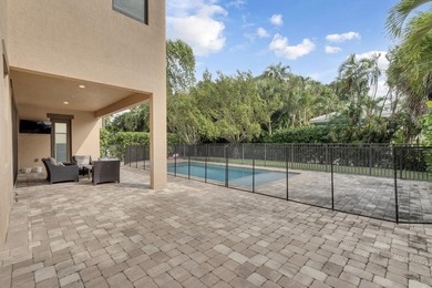 Amazing opportunity to enjoy this bespoke home with over 4,200 - photo 26