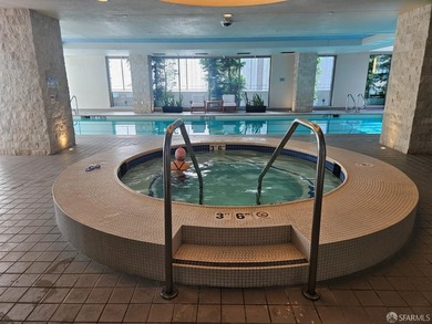 Enjoy city living at the Metropolitan on Rincon Hill. 2-bedroom - photo 27