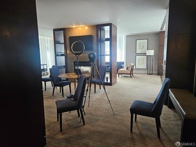 Enjoy city living at the Metropolitan on Rincon Hill. 2-bedroom - photo 32
