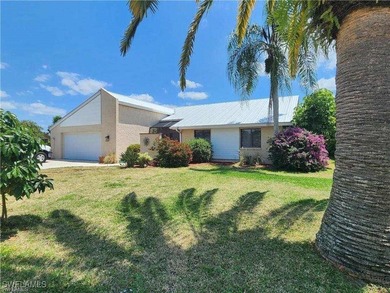 Caloosahatchee River Home For Sale in North Fort Myers Florida