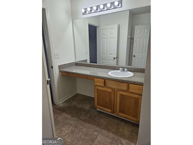 Welcome to this beautifully refreshed 4-bedroom, 2.5-bath home - photo 9