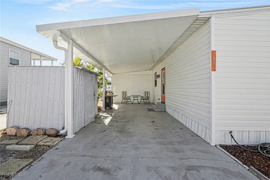 This beautifully remodeled 2-bedroom, 1-bath waterfront home - photo 3